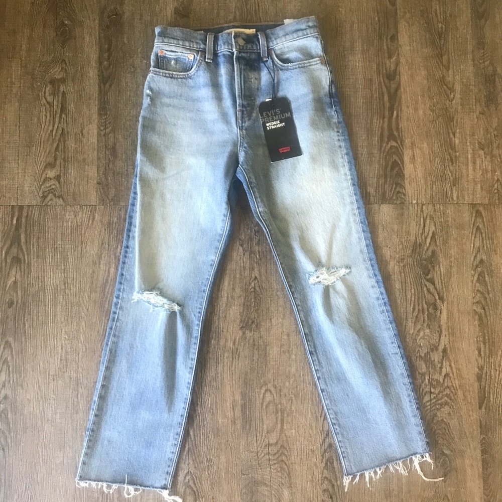 New!! Levi’s High Waist Wedgie Straight 25